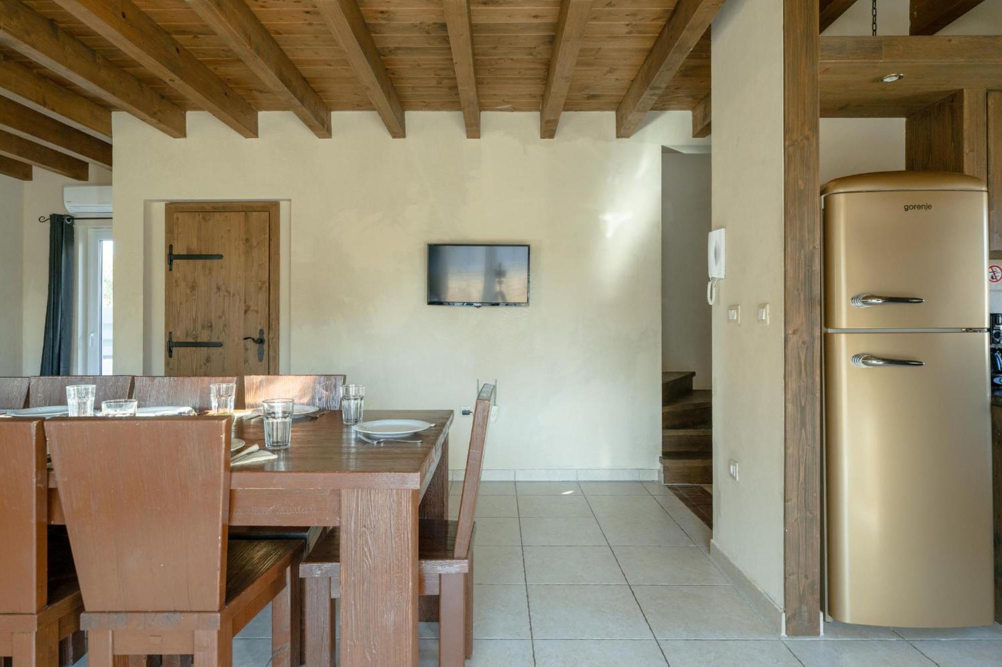 Villa Castagna Near The Sea With Private Pool And Sauna Premantura Exteriör bild