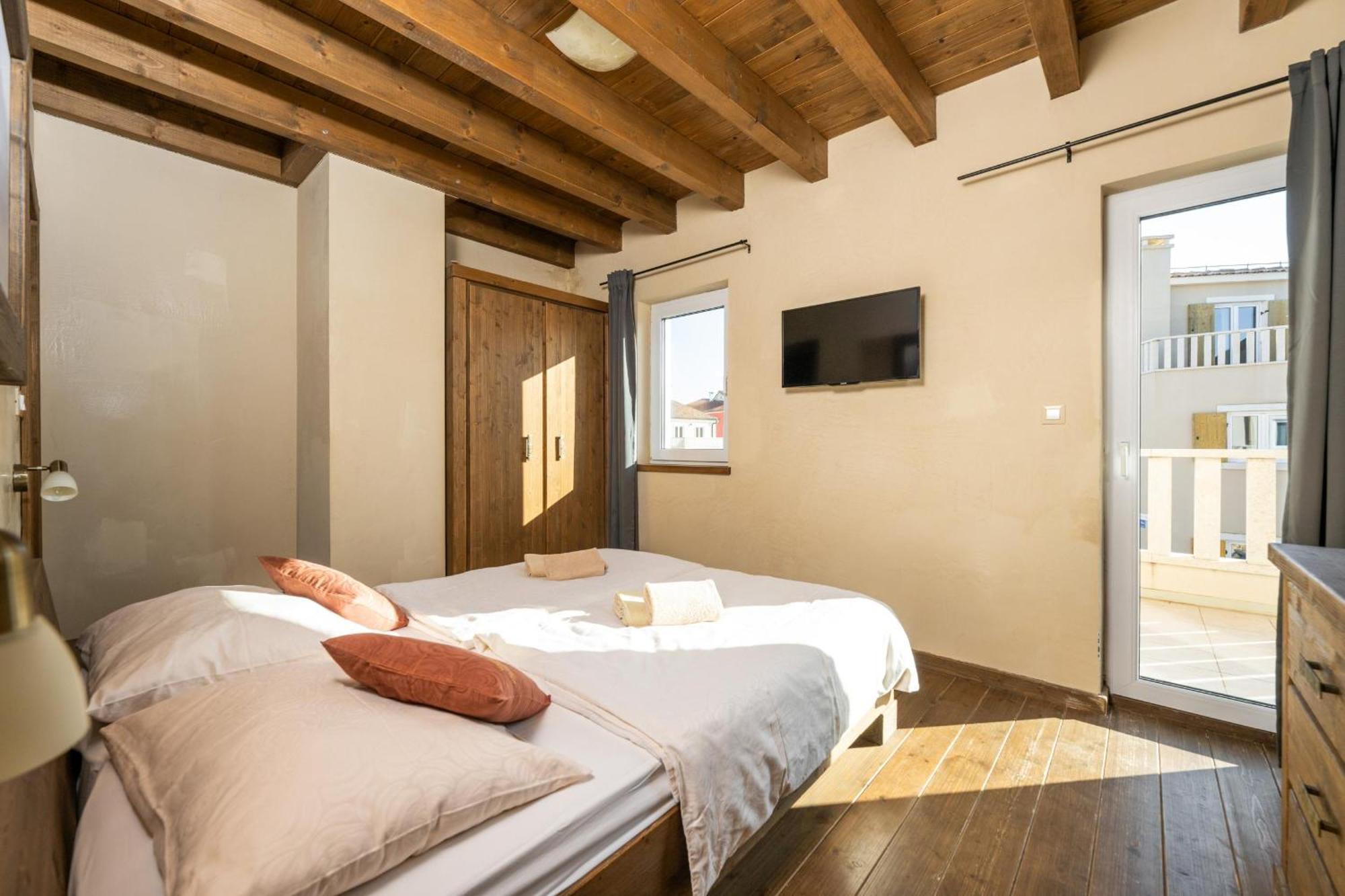 Villa Castagna Near The Sea With Private Pool And Sauna Premantura Exteriör bild