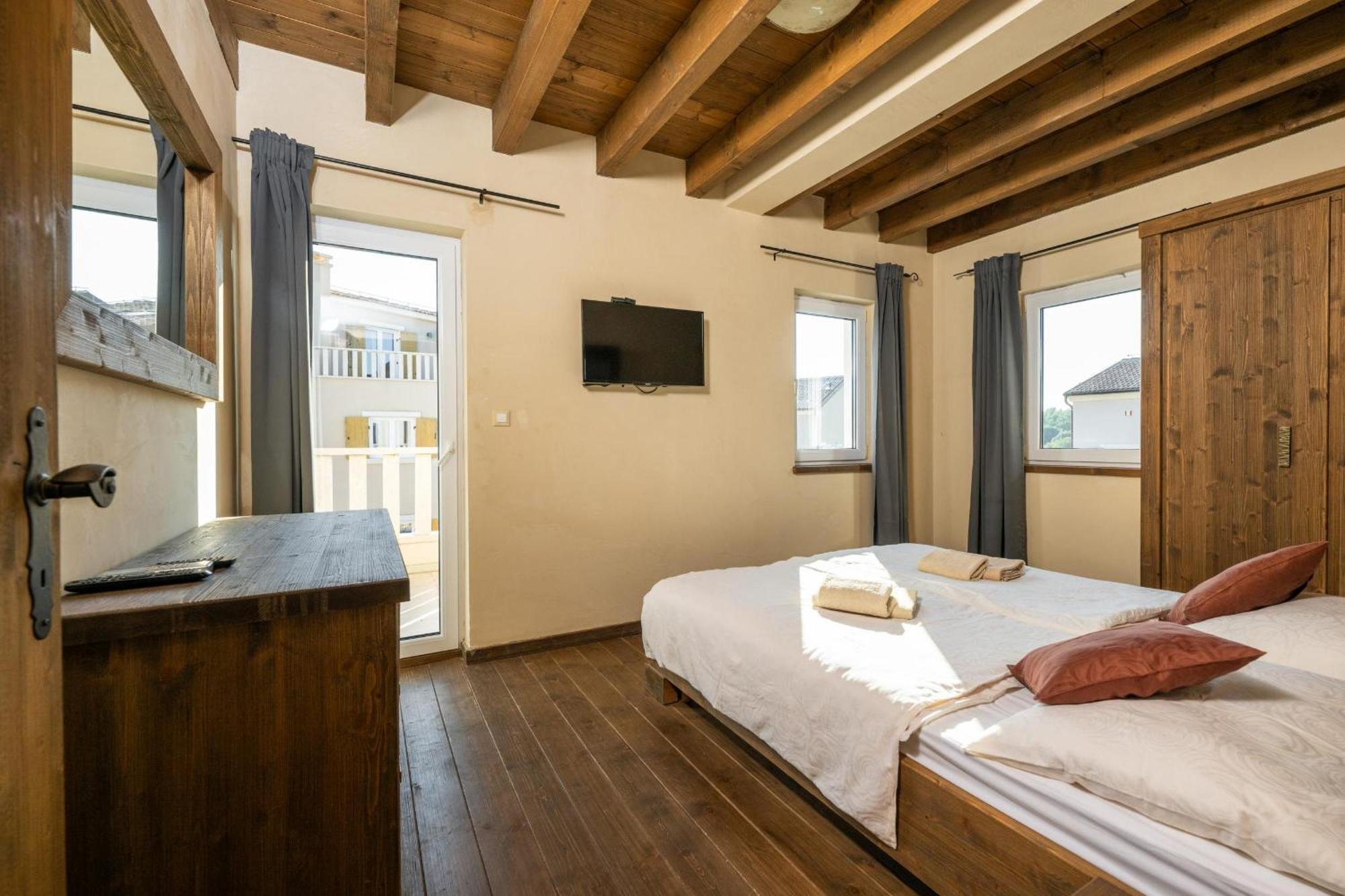 Villa Castagna Near The Sea With Private Pool And Sauna Premantura Exteriör bild