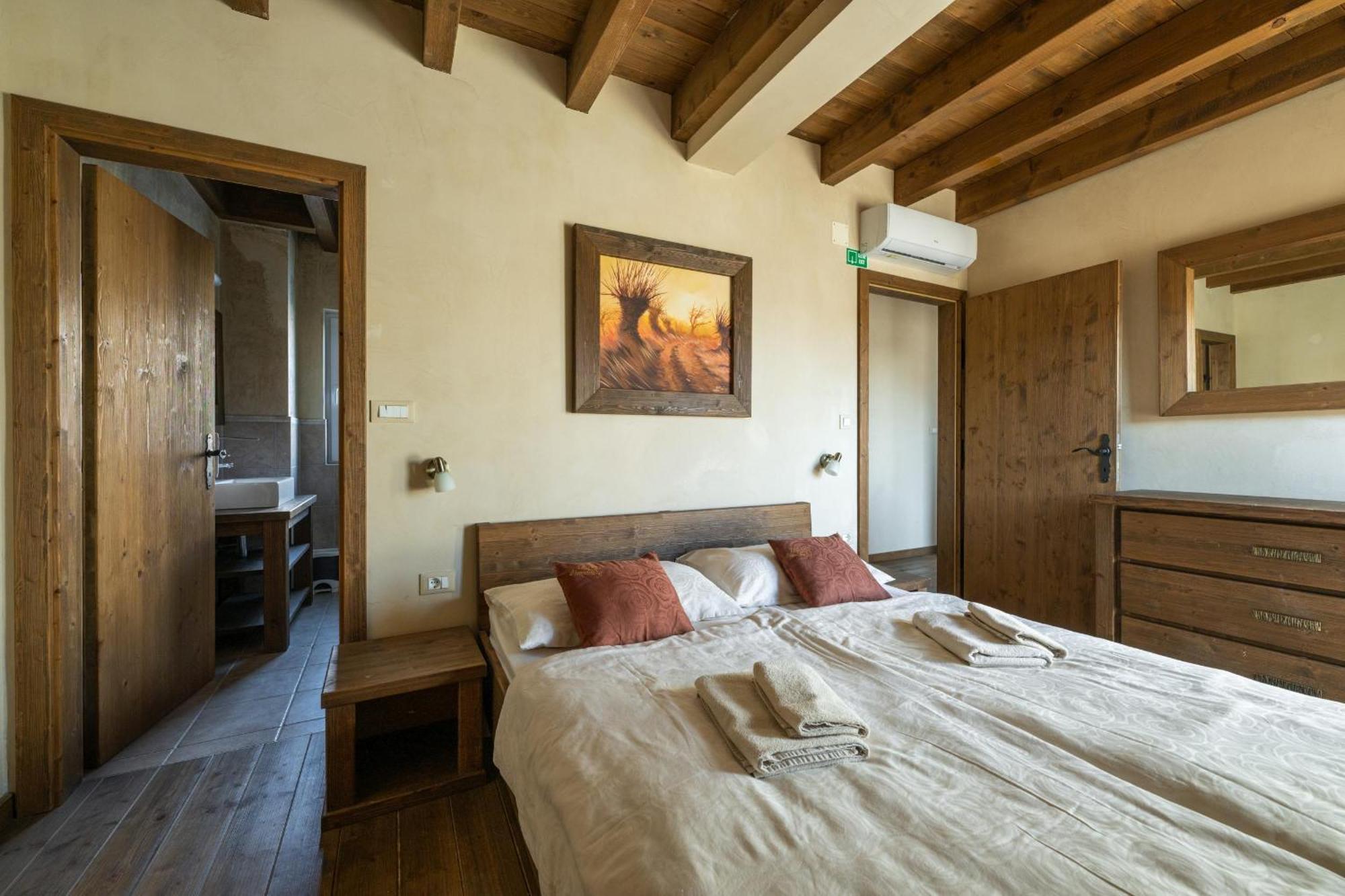 Villa Castagna Near The Sea With Private Pool And Sauna Premantura Exteriör bild
