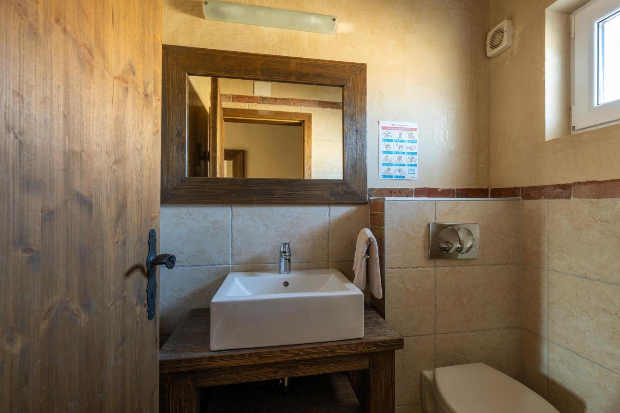 Villa Castagna Near The Sea With Private Pool And Sauna Premantura Exteriör bild