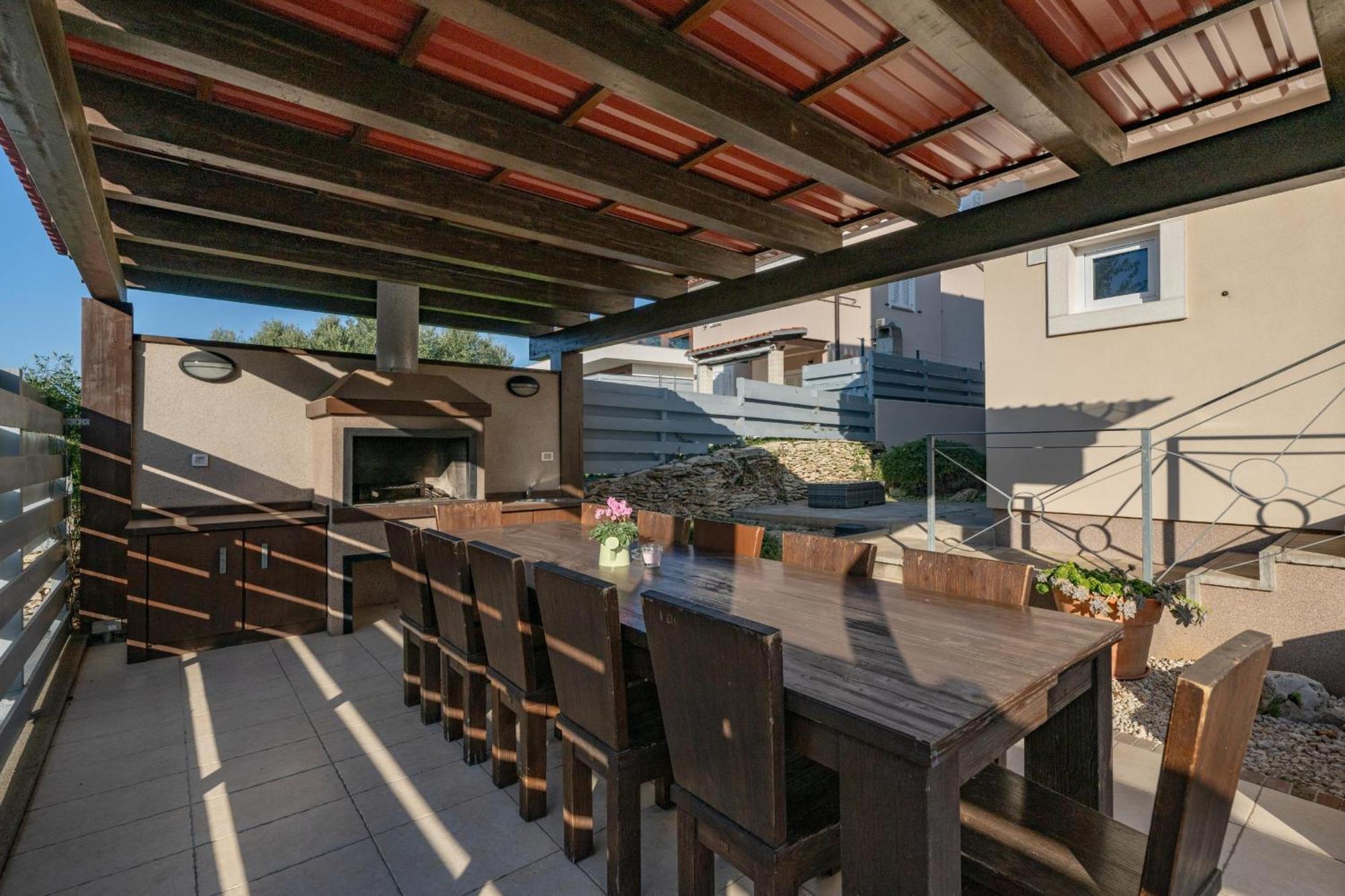 Villa Castagna Near The Sea With Private Pool And Sauna Premantura Exteriör bild