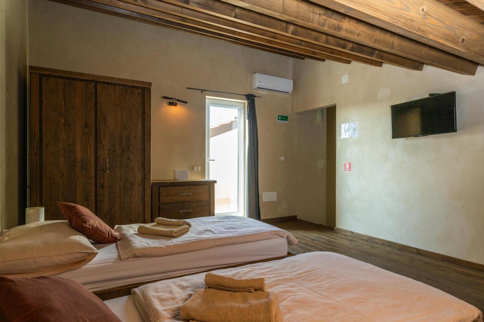 Villa Castagna Near The Sea With Private Pool And Sauna Premantura Exteriör bild