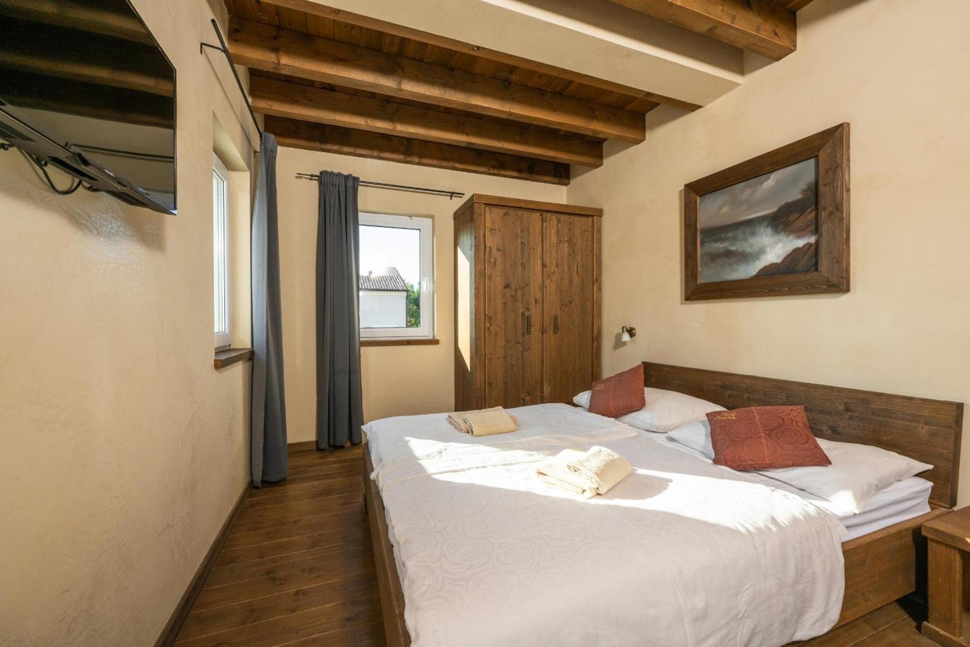 Villa Castagna Near The Sea With Private Pool And Sauna Premantura Exteriör bild