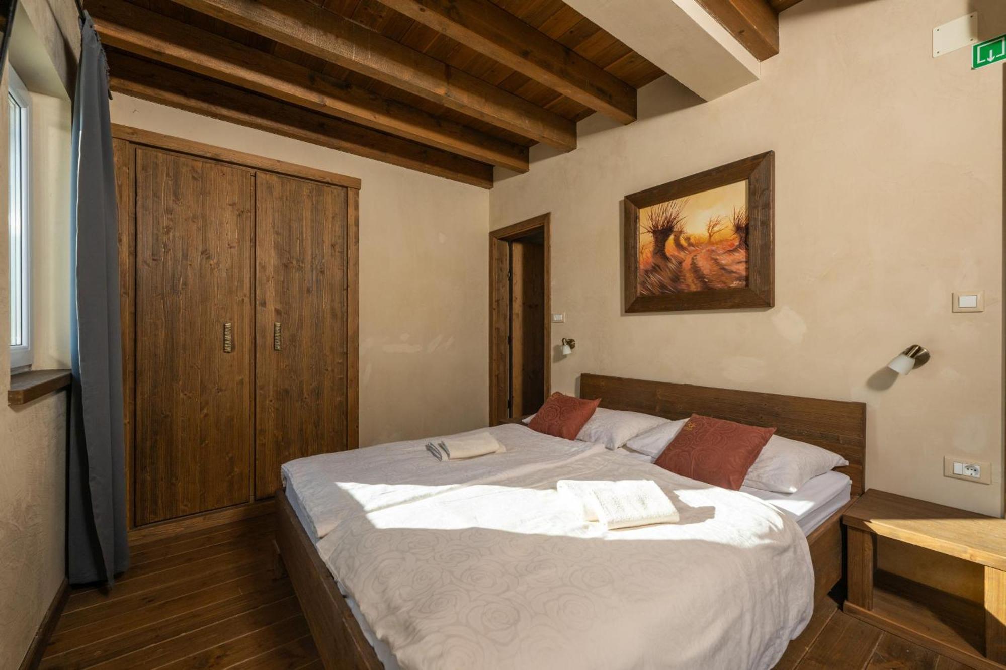 Villa Castagna Near The Sea With Private Pool And Sauna Premantura Exteriör bild